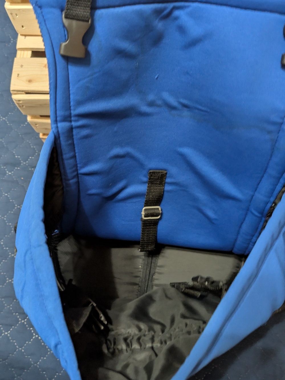 Blue Pet Carrier Back Pack By Bag - Picture 3 of 3